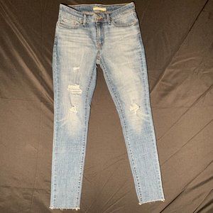 Women's Levi Skinny Jeans